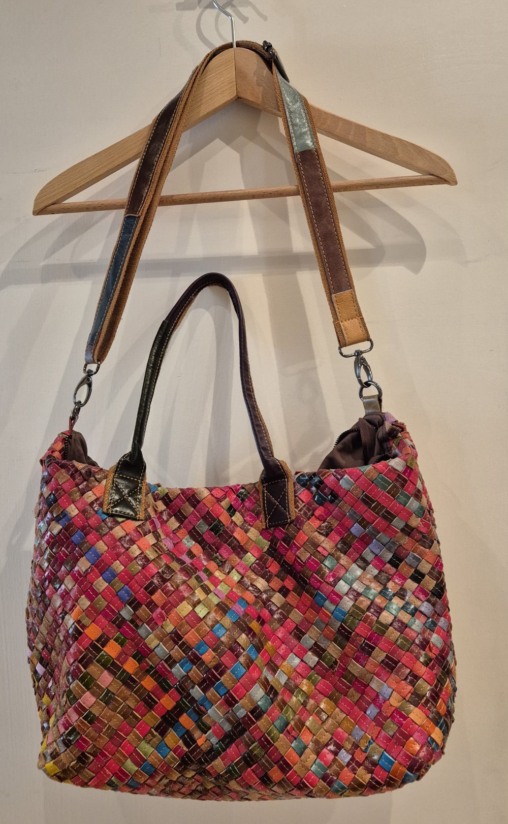 Haldtasche Umhängetasche bunt Leder geflochten