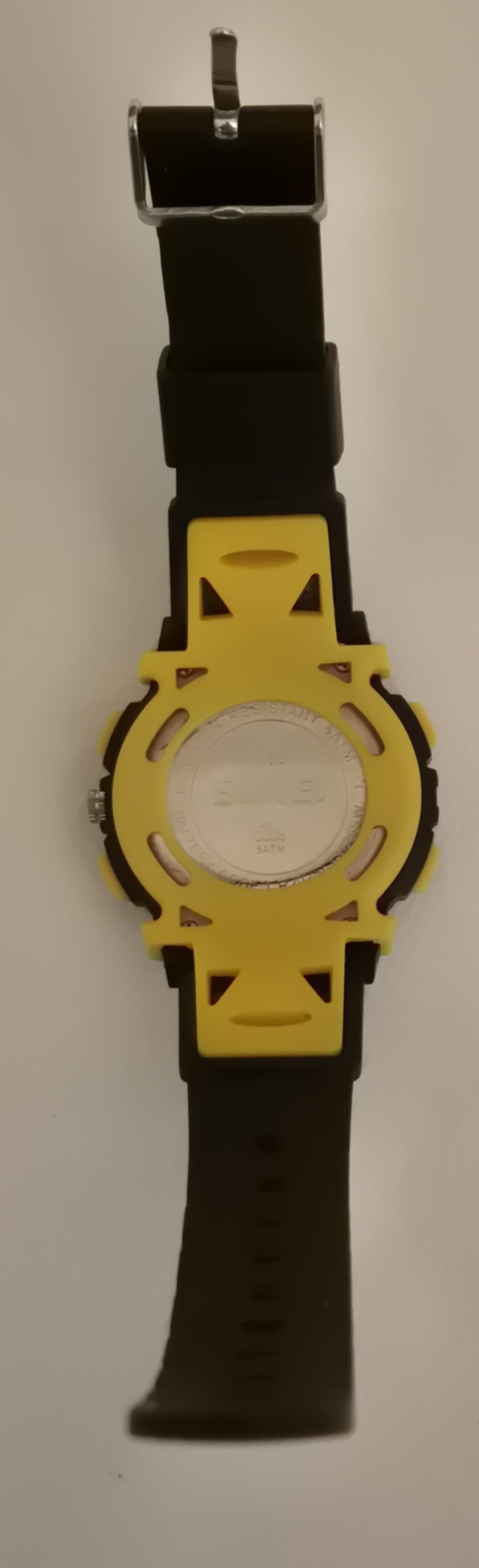 TONSHEN LED Digitaluhr Armbanduhr 50M Wasserdicht schwarz gelb