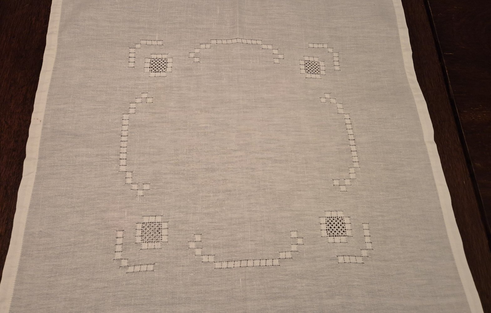 Tischdecke alt Stickerei weiß 63 cm x 67 cm