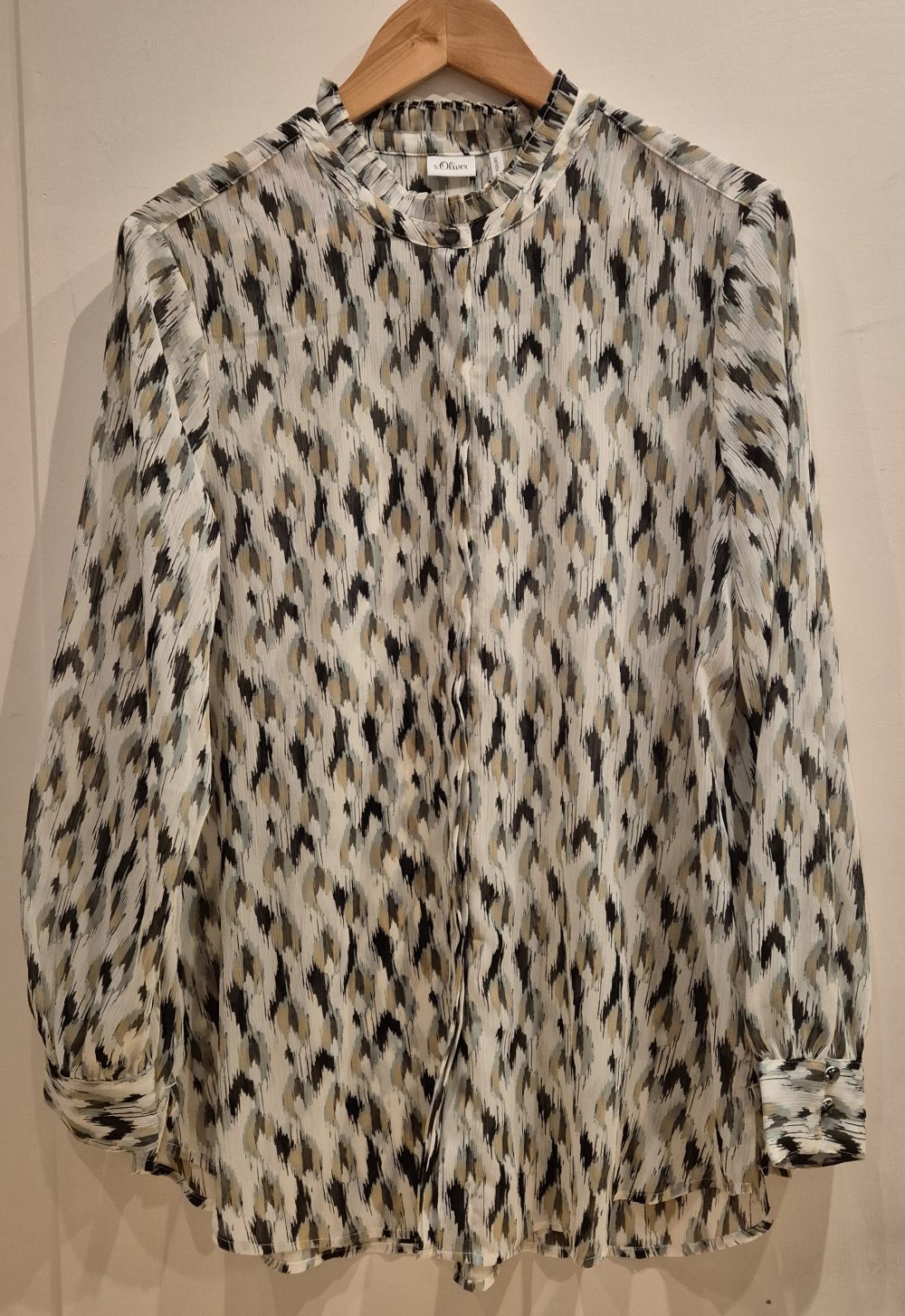 s. oliver black label  Bluse langarm weiß grün Gr 42 chiffon?