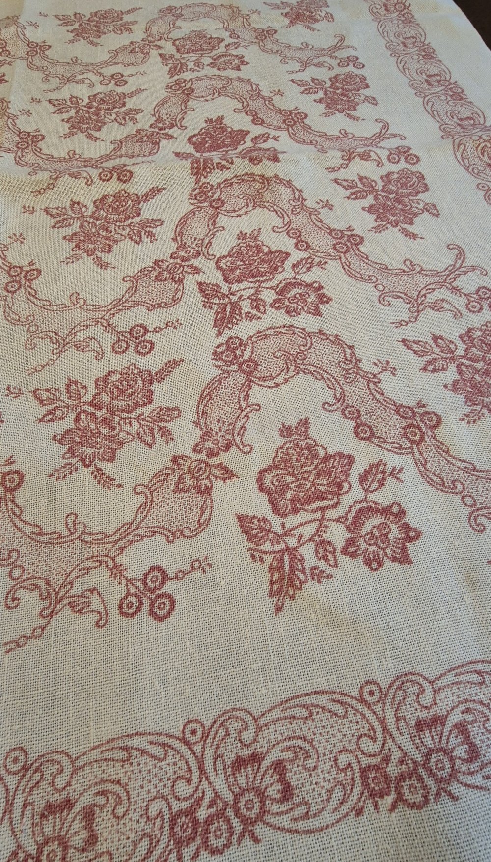 Tischdecke alt bedruckt weiß rot 101 cm x 99 cm vintage