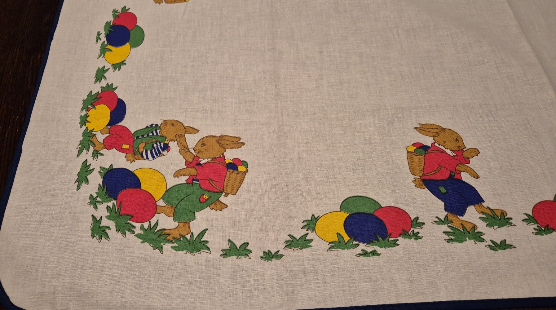 Tischdecke Osterhasen Ostern 78 cm x 76 cm
