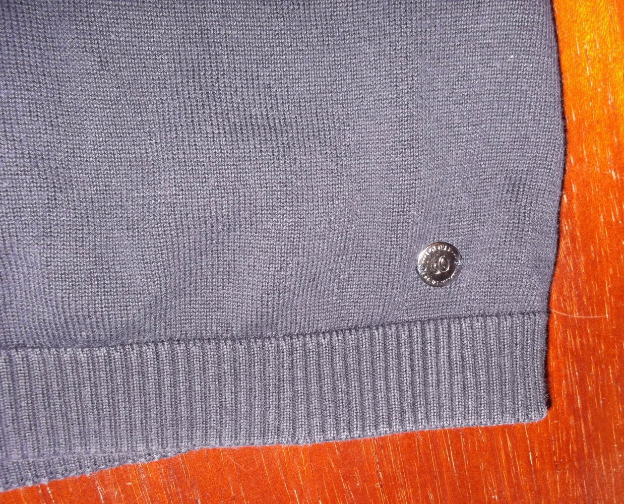 dunkelblaues Poloshirt mit raffinierter Knopfleiste S.Oliver