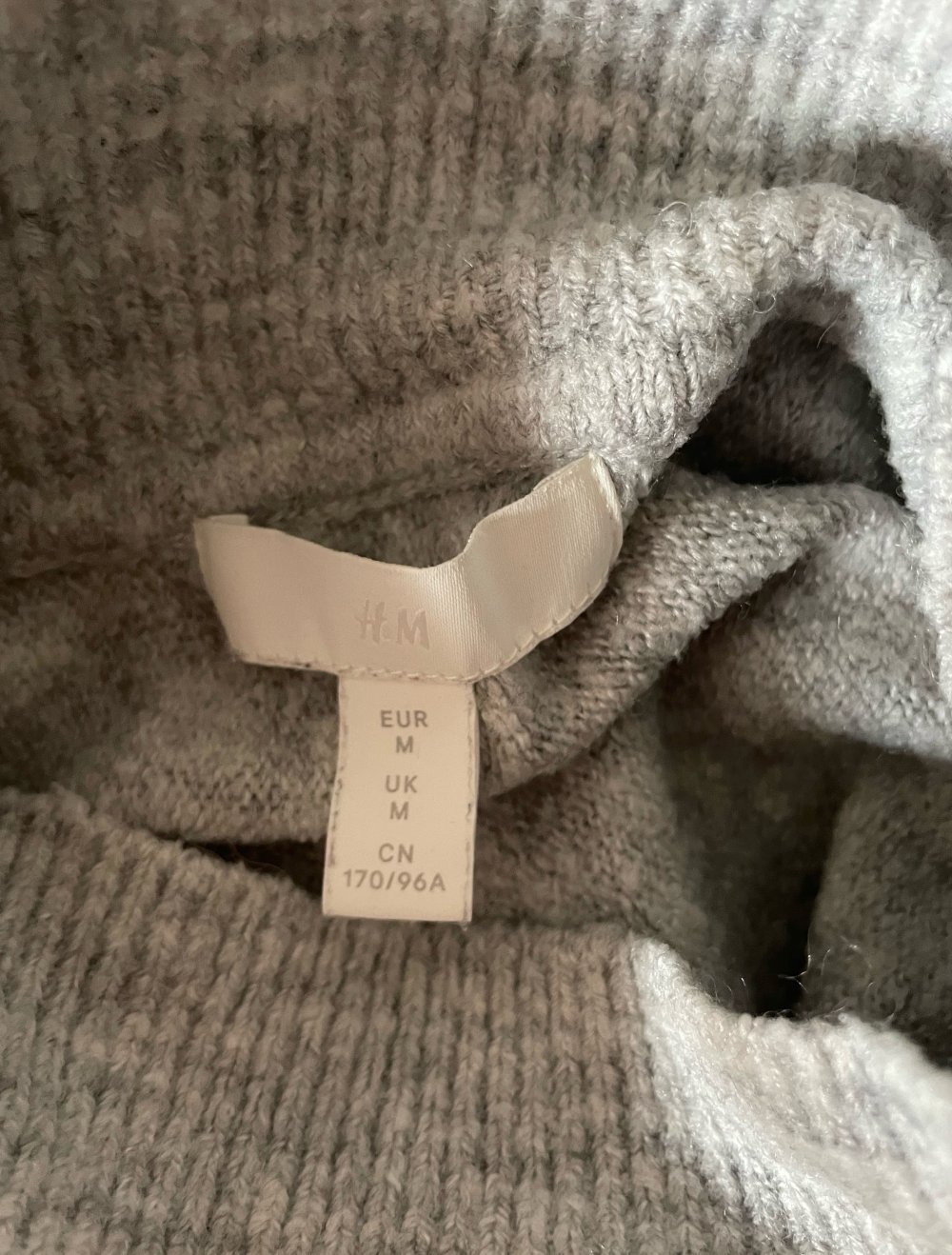 Pullover Grau