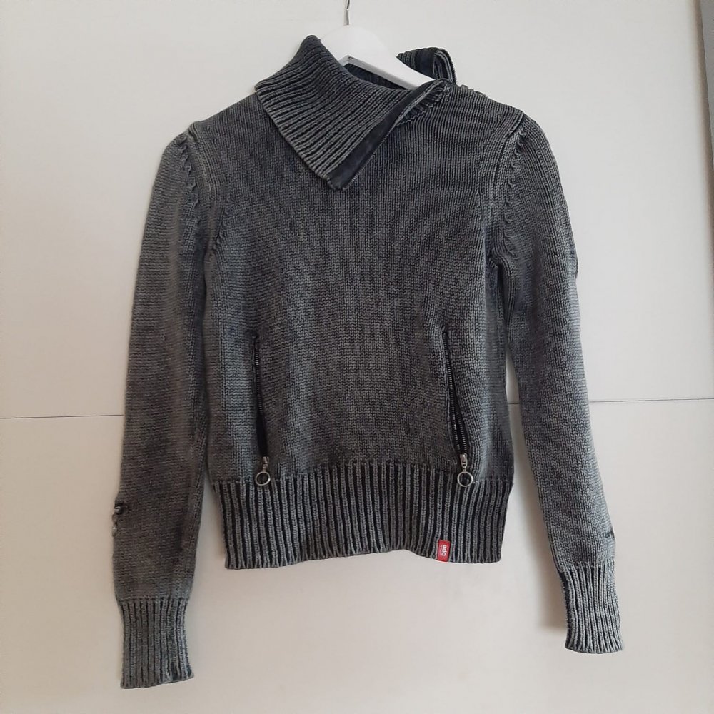 Grauer Esprit Strickpullover