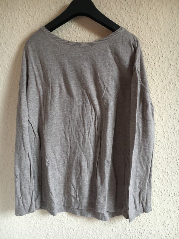 Beiger Pullover