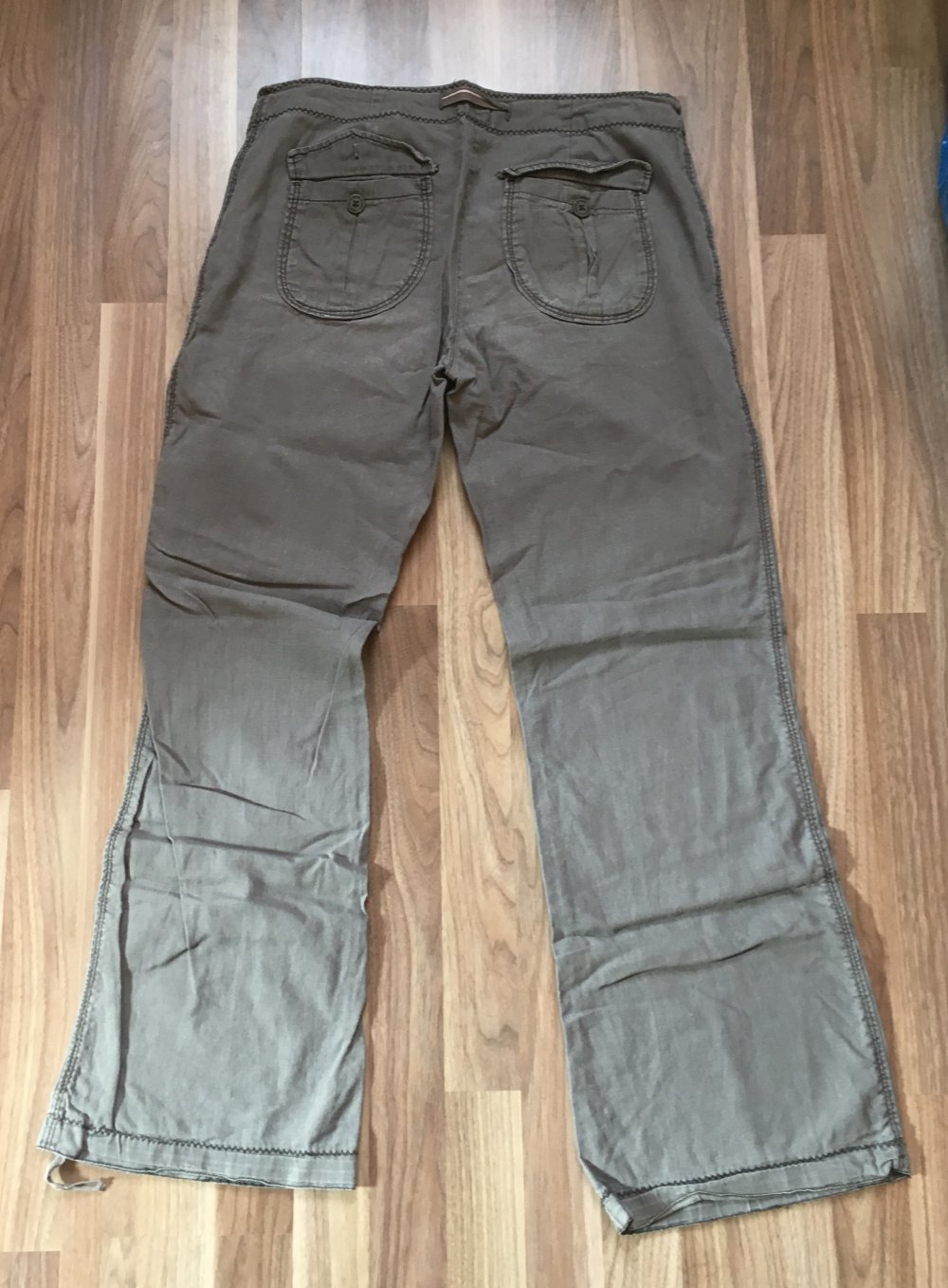 Graue lockere Hose