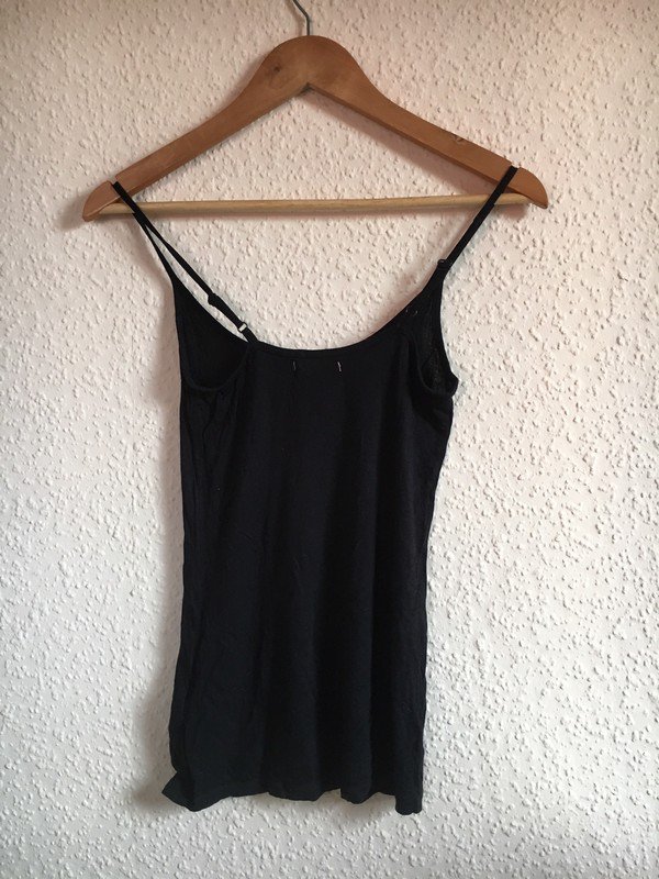 Schwarzes Top