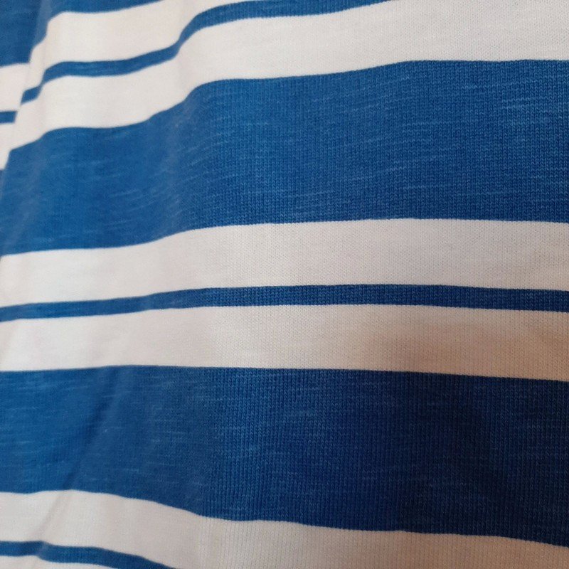 Blau/ weiß gestreifter Pullover