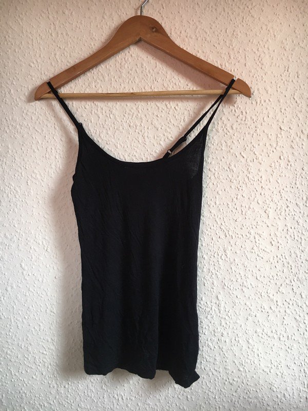 Schwarzes Top