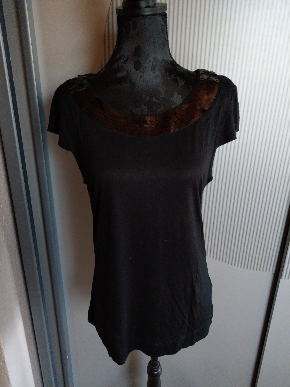 T-Shirt schwarz Pailletten H&M