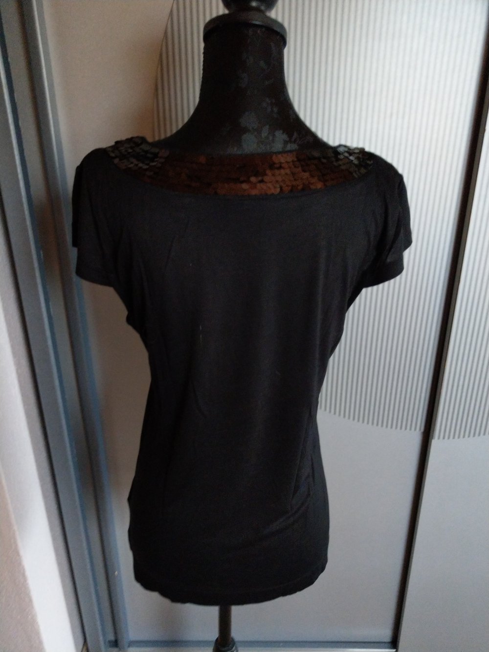 T-Shirt schwarz Pailletten H&M