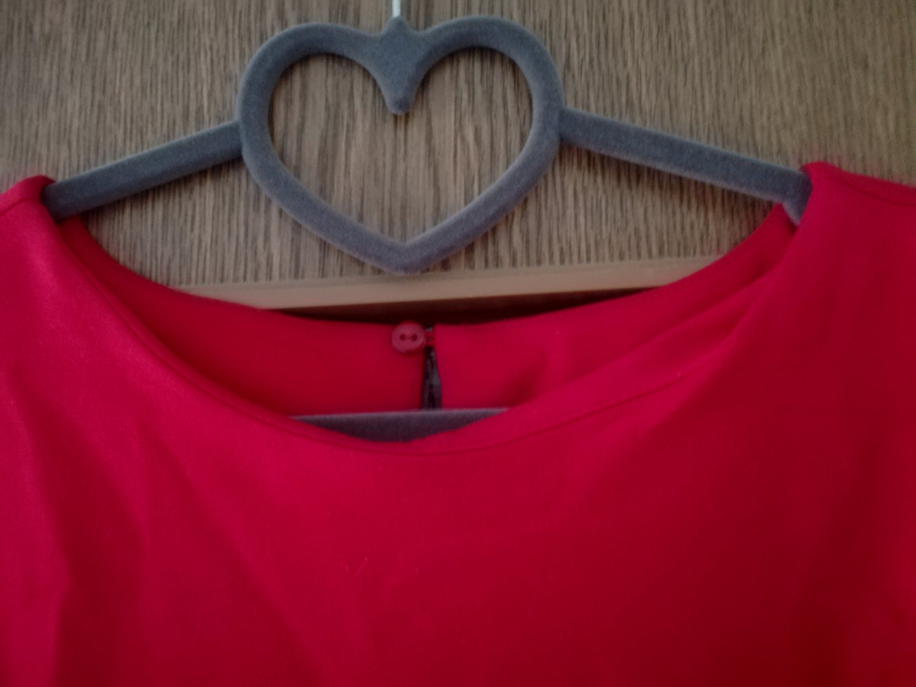 Tolles knallrotes Kleid Gr. M, wie neu, mit tollen Details