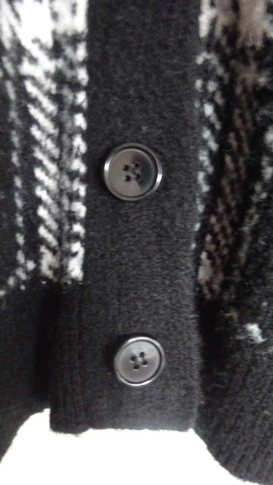 Strickjacke mit Knöpfen und V Ausschnitt