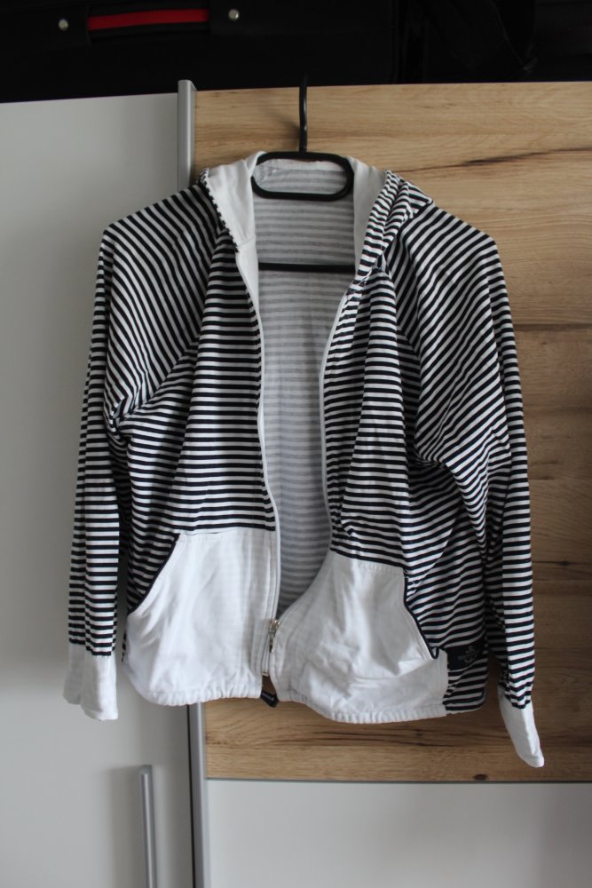 Gestreifte Pullijacke