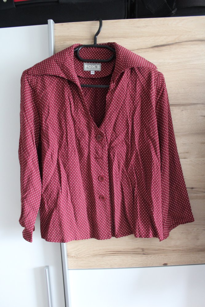 Kostüm aus Bluse und Rock