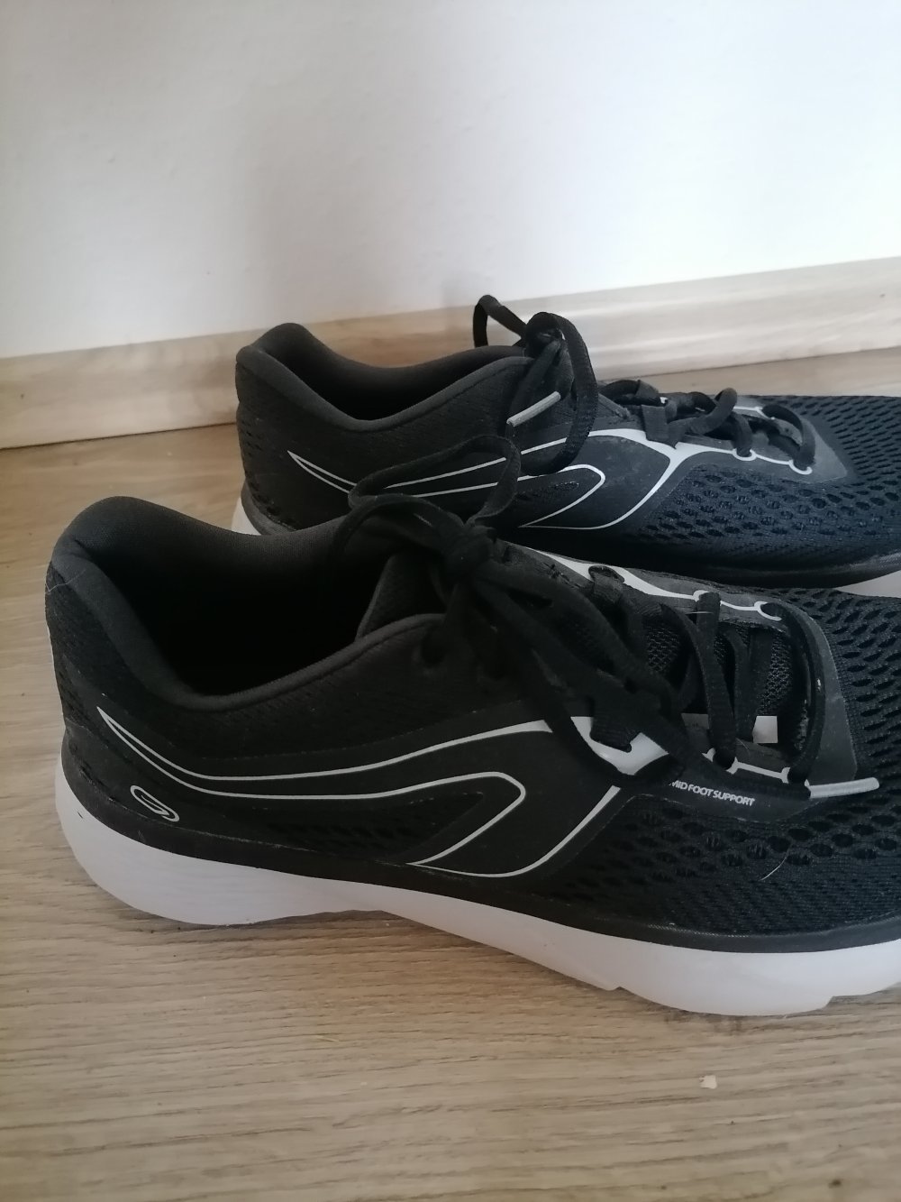 Laufschuhe Joggingschuhe Turnschuhe Gr. 41 Kalenji