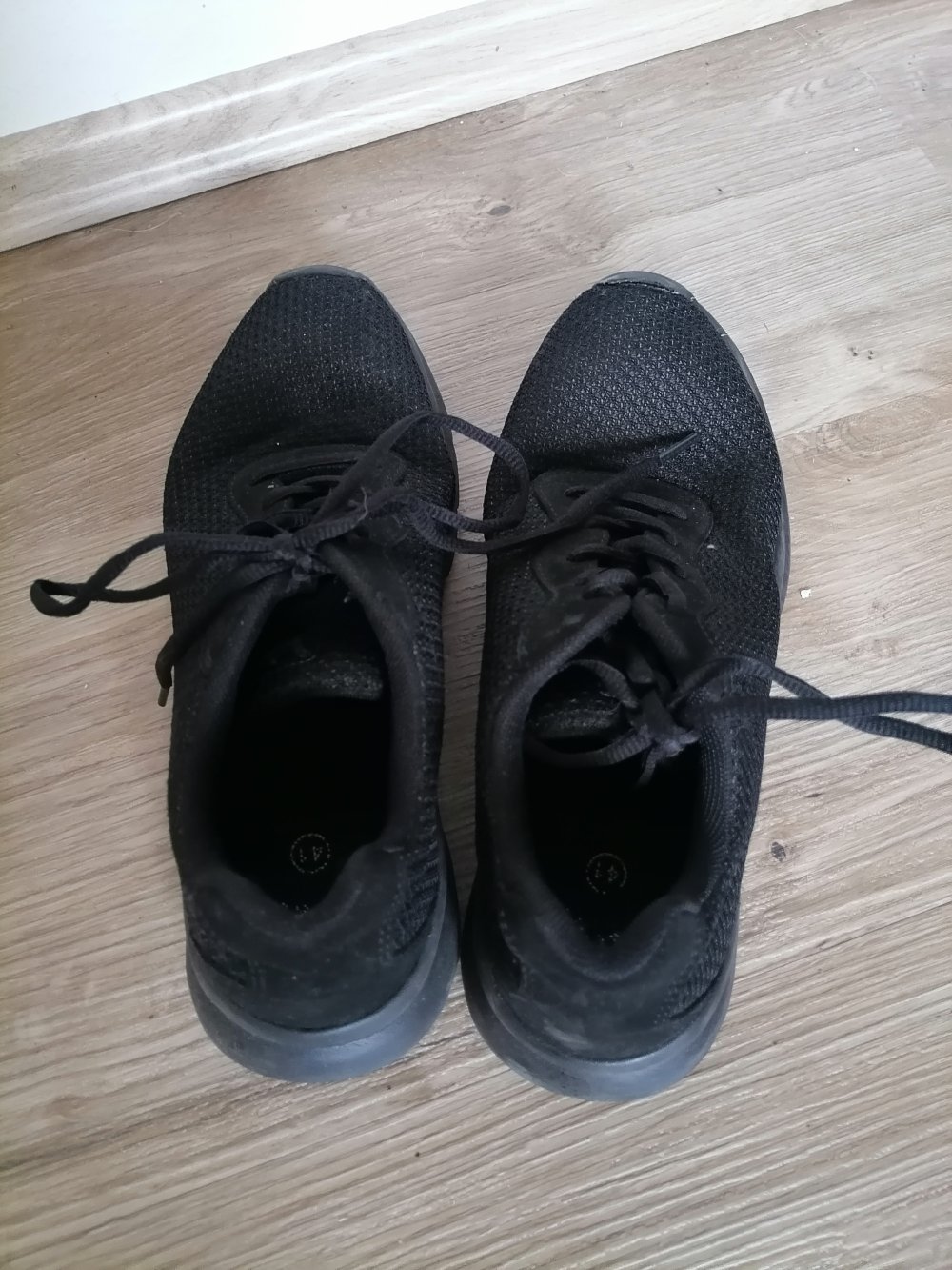 Schuhe Turnschuhe Gr. 41 Victory
