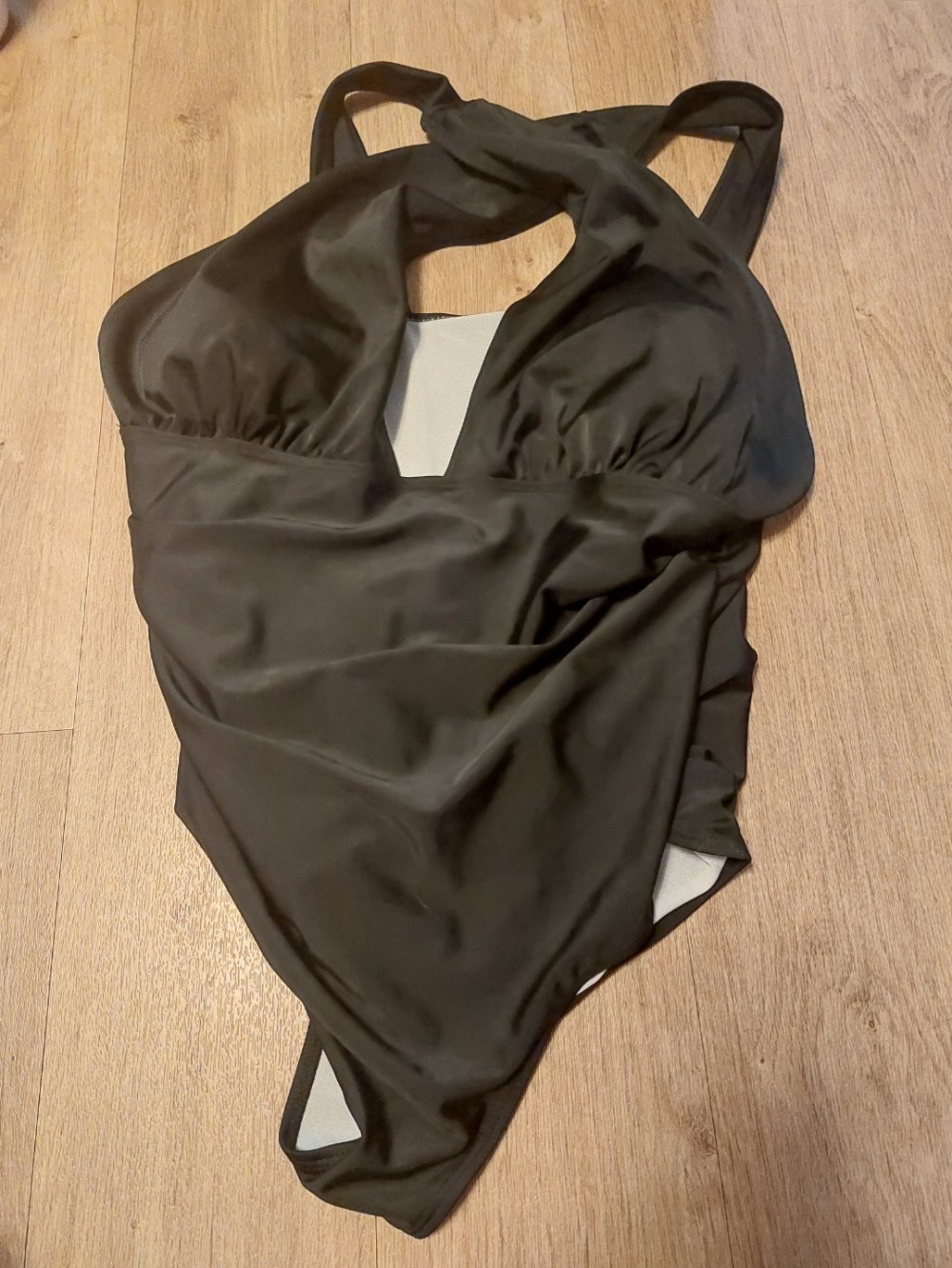 Badeanzug neu schwarz Gr. 42 44 D/E