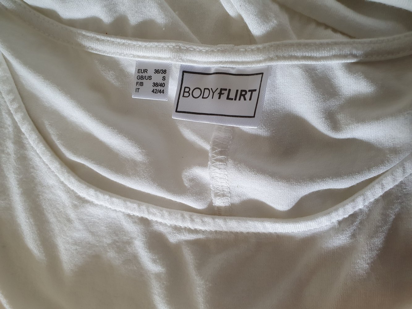 weißes lockeres Shirt