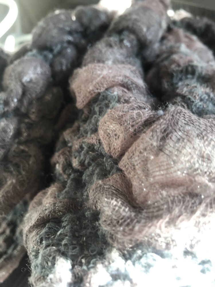 Schal grau rosé Krinkle Blüten Waben Tuch Waffelmuster Pastell Webmuster 