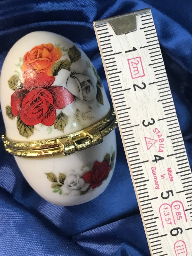 Porzellan Ei Dose Deko Schmuck Pillendose Kleine Box Sammlerdose Ringdose Schmuckkästchen  Shabbychic Rosenmuster 