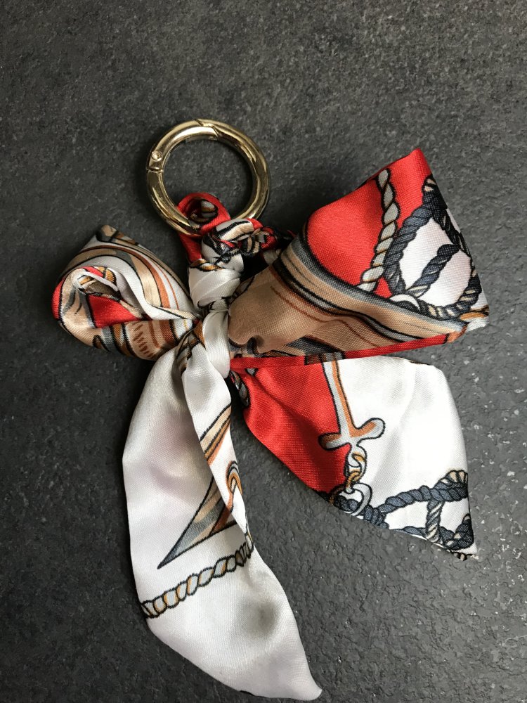 Schleife Italydesign Anhänger Kettenmotiv Royal rot Schluppe Taschenanhänger Accessoire 