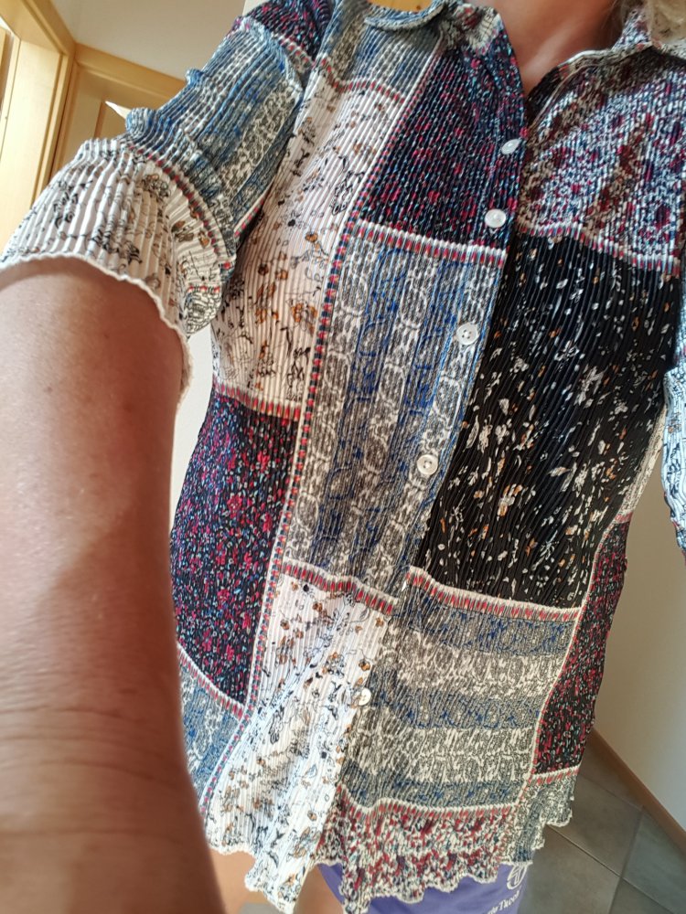 Bluse Plissee Vintage Patchwork Printdruck. Glänzend. Halbarm Oberteil  Festival Moms Tunika Blütenprint. Blumendruck. Romantic. Shabbystyle.