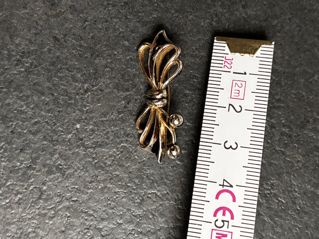 Brosche Needle Pin goldfarben Y2k Modeschmuck Academic Schleife Anstecker Schmucknadel
