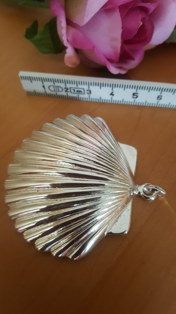 Anhänger Muschel Jacobsmuschel Glücksbringer silberfarben Accessoire für Taschen Beutel oder Schmuck