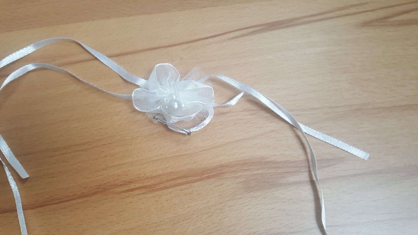 Blüte Perle Stoff Spitze Accessoire Anstecker Brosche Kostüm Ideen Reich White Snow Showgirl  