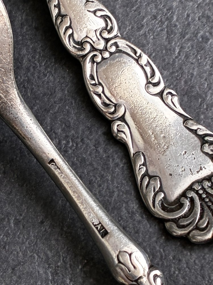 Antik 1 Serviergabel silbergrau Victorian Style Rogers&Bros. Deko Gabel Vintage verschnörkelt Jahrhundertwende 