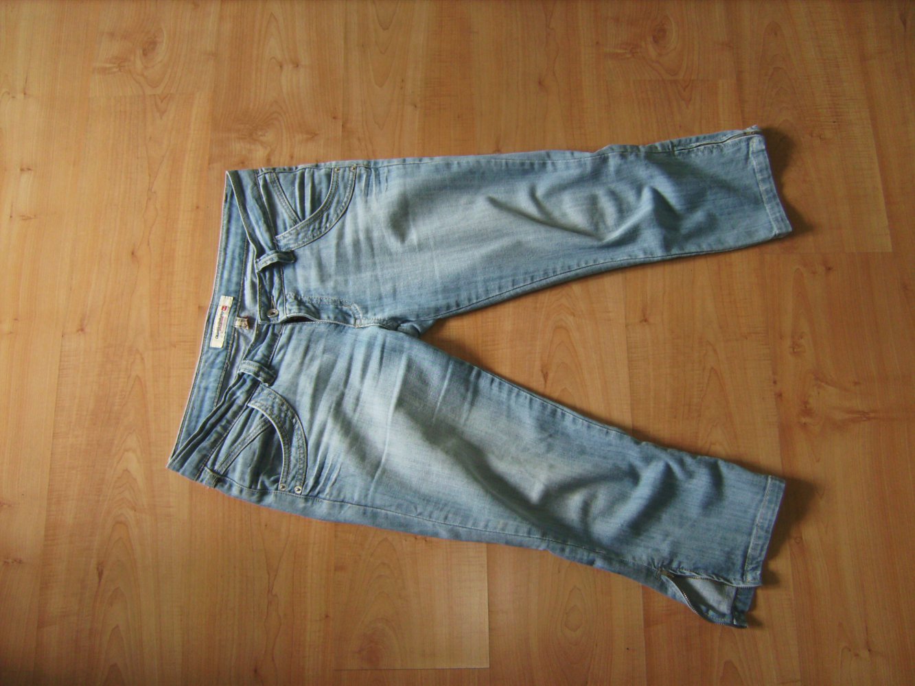 7/8 Hose, Jeans Short, Caprishort, Jeanshose hellblau used bleached Look, Gr. 42 Hüfthose, Italy HJ, Five-Pocket , Zipper Culotte