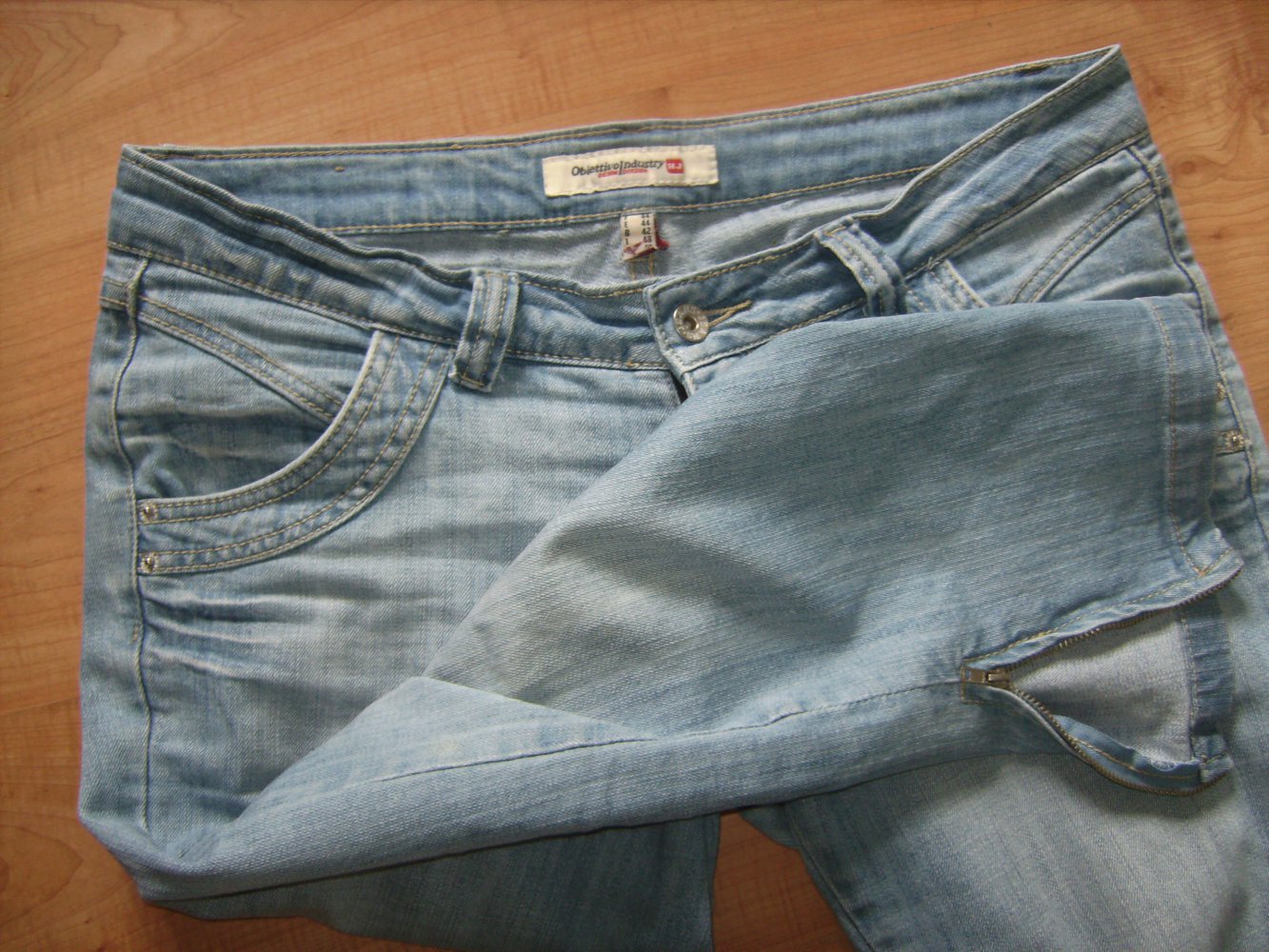 7/8 Hose, Jeans Short, Caprishort, Jeanshose hellblau used bleached Look, Gr. 42 Hüfthose, Italy HJ, Five-Pocket , Zipper Culotte