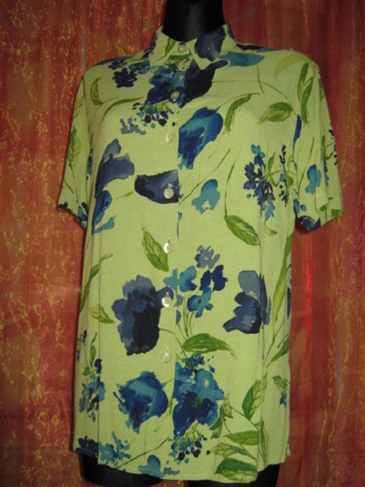 NEU * Blumen * Blüten * Flower- Power * Seiden- Georgette * Kurzarm * Hemd- Bluse 
