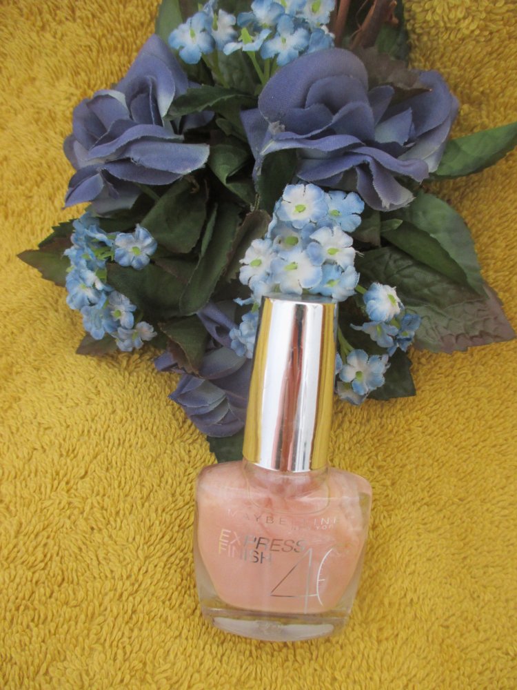  NEU nicht benutzt * Maybelline New York Make-Up Nailpolish Express Finish Nagellack 405 Pearly Pastel/Ultra schnelltrocknender Farblack in zartem Altrosa * 10 ml *