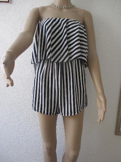 NEU mit ETIKETT * Maritim * Navy * Marine * Sailor * Style * Streifen * Volant * Kurz * Short * Off Shoulder * Schulterfrei * Bustier * Einteiler * Anzug * Overall * Jumpsuit 