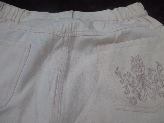 NEUw * Ausgefallen * modern * Original 1980er VINTAGE * Stickerei * Karotten * High Waist * Jeans- Hose 