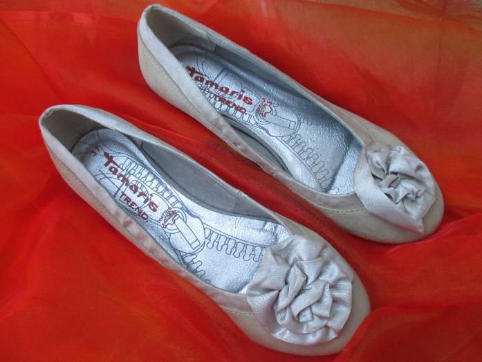 NEU * 3D * Blume * Blüte * Flower- Power * Romantik * Leder * Ballerinas * Slipper * Pumps 