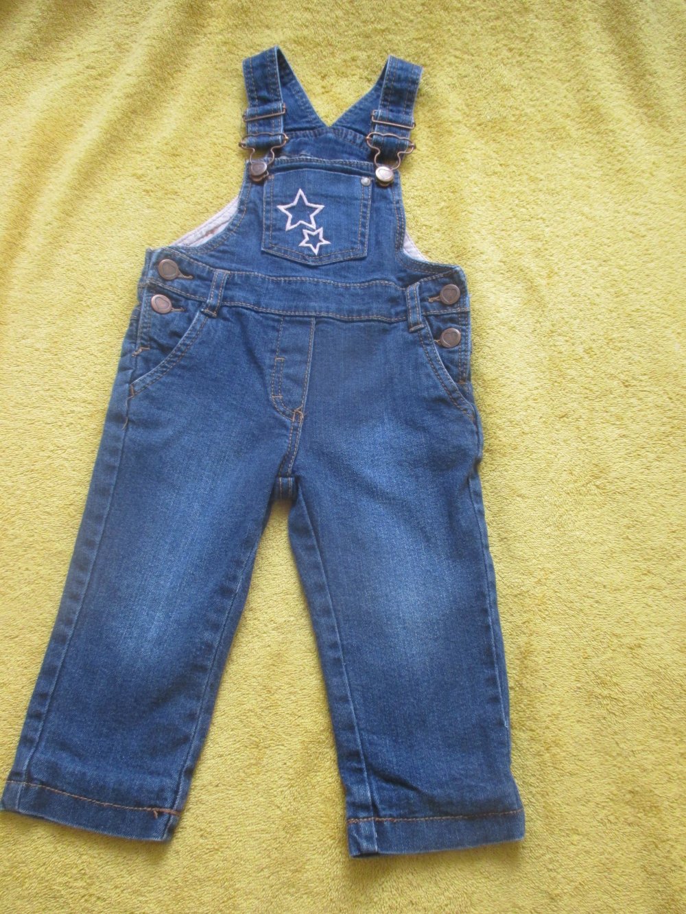 NEU * Niedlich * Baby * BOY oder auch GIRL * Unisex * Winter * Stern- Stickerei * Jeans * Lazhose * Latz Hose 