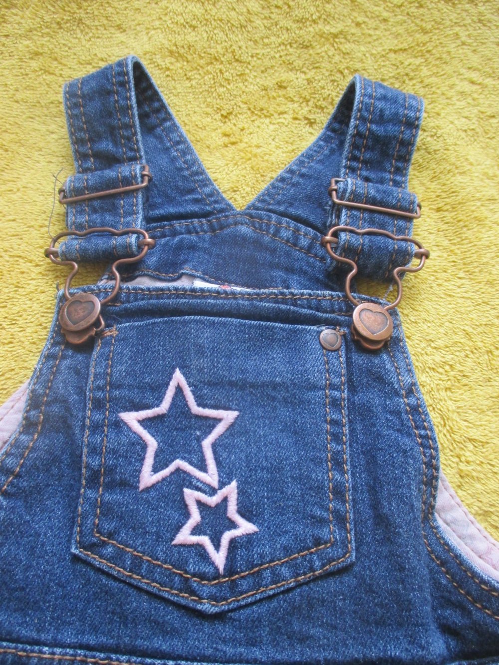 NEU * Niedlich * Baby * BOY oder auch GIRL * Unisex * Winter * Stern- Stickerei * Jeans * Lazhose * Latz Hose 