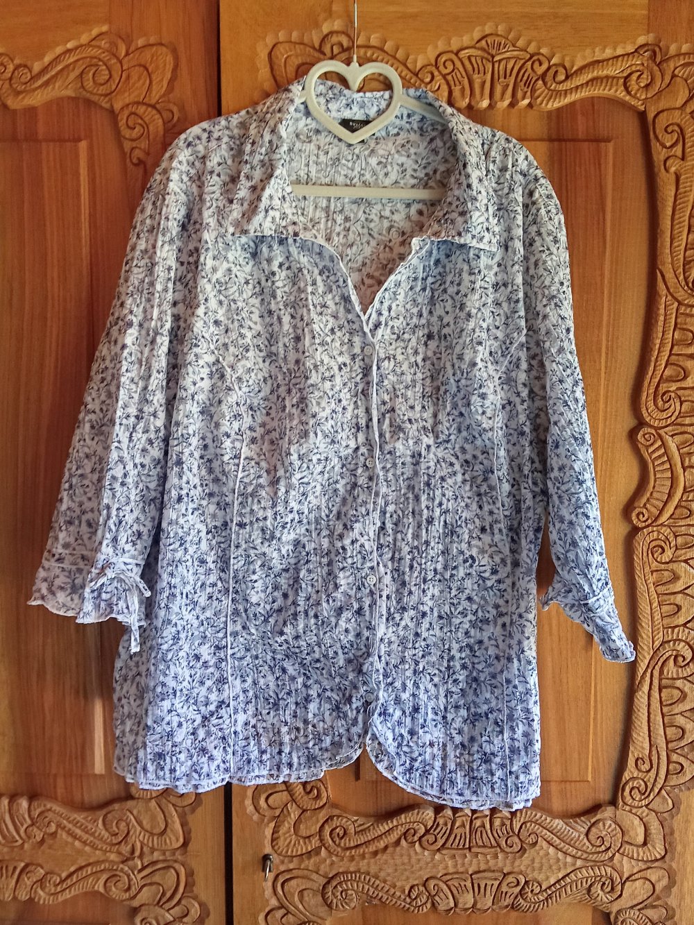Bluse blau geblümt 