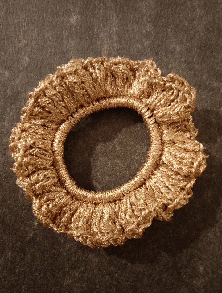 Scrunchie gold