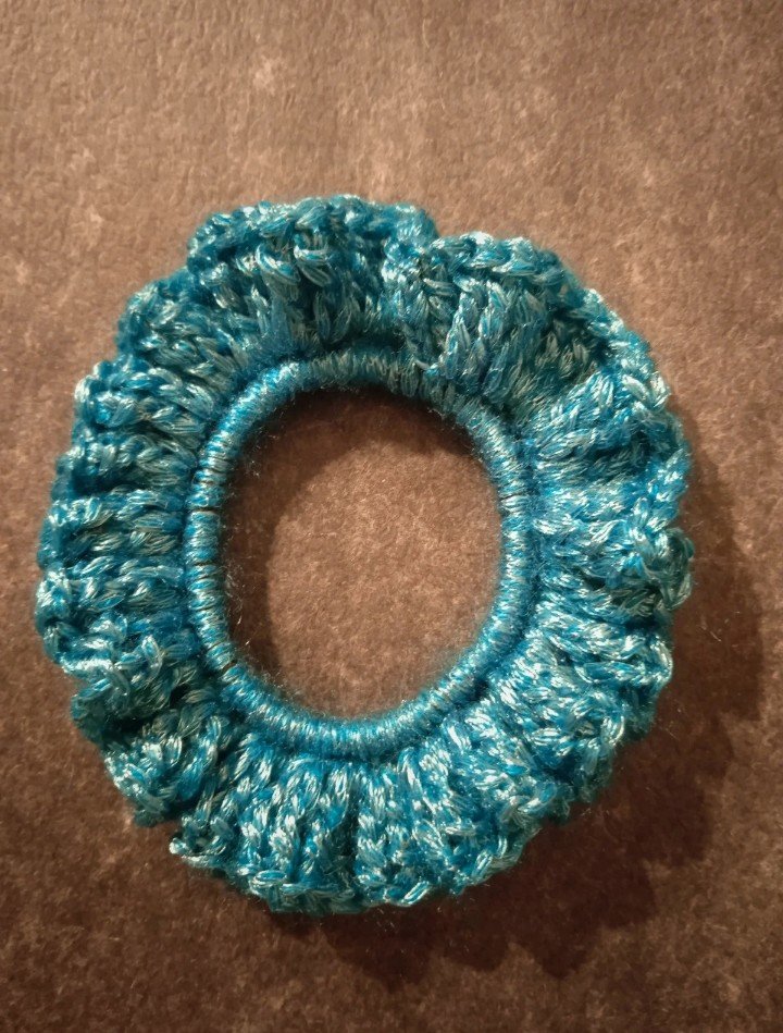 Scrunchie petrol