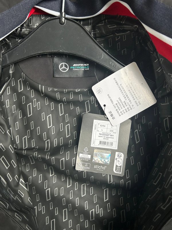 Mercedes AMG F1 Regenjacke Unisex 