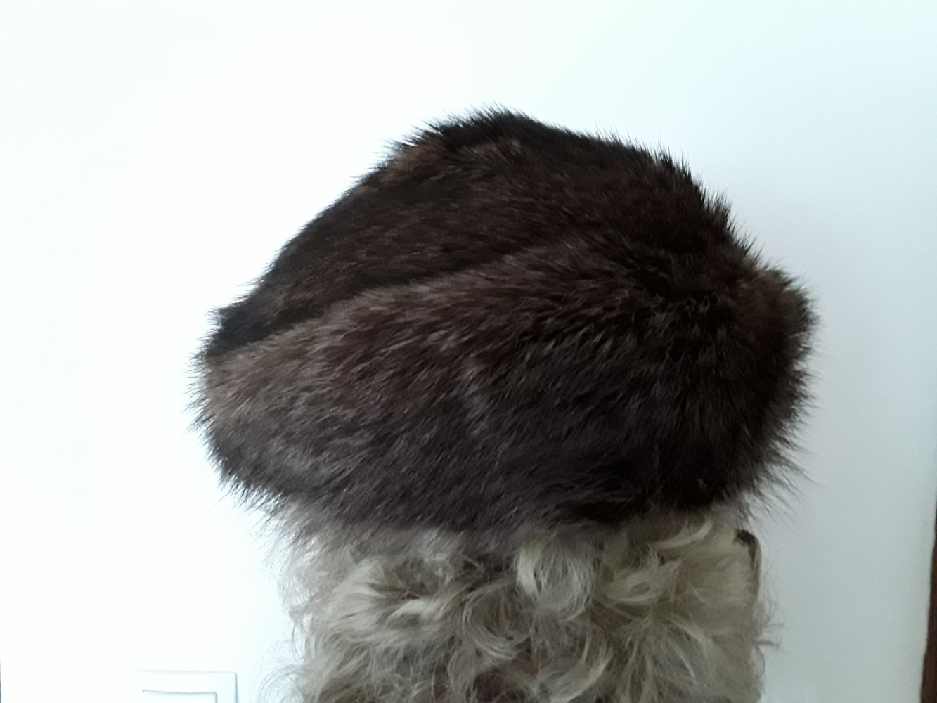 Braune Fellmütze