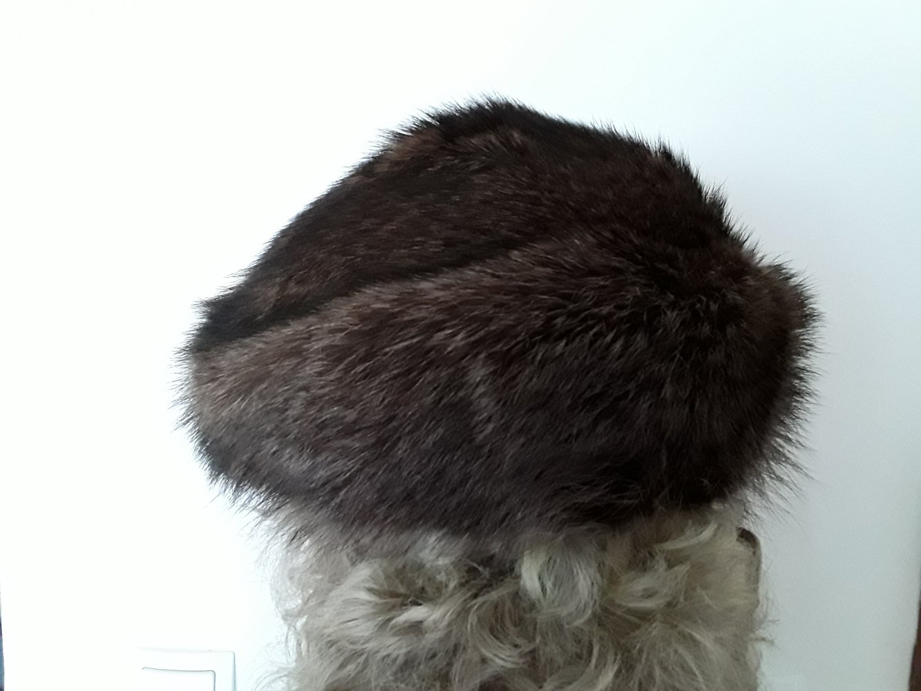 Braune Fellmütze