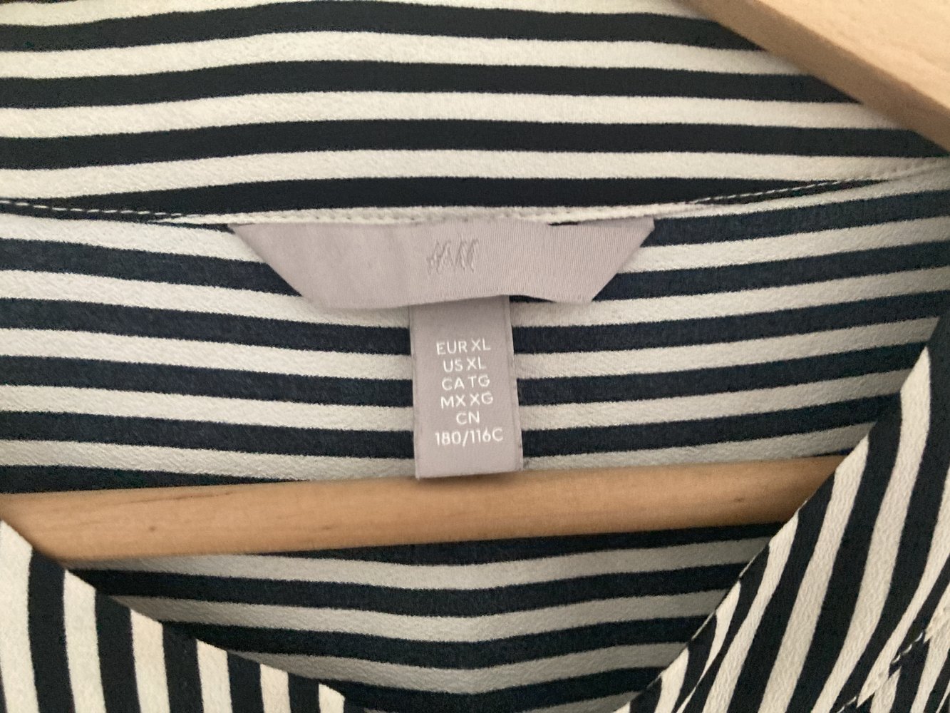 Gr. 44/XL Schwarz weiß gestreifte Bluse von H&M