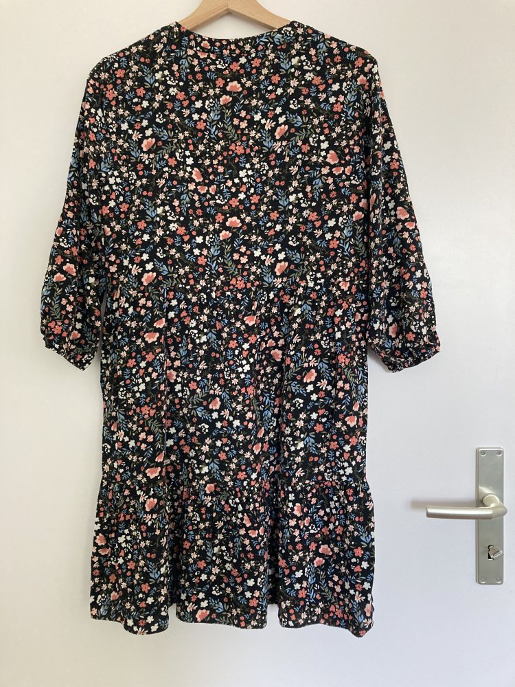 Gr. 40 kurzes Sommerkleid mit Blumen Fit & Flair