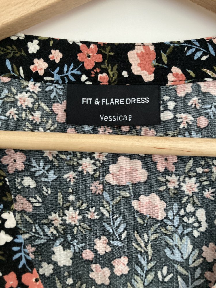 Gr. 40 kurzes Sommerkleid mit Blumen Fit & Flair